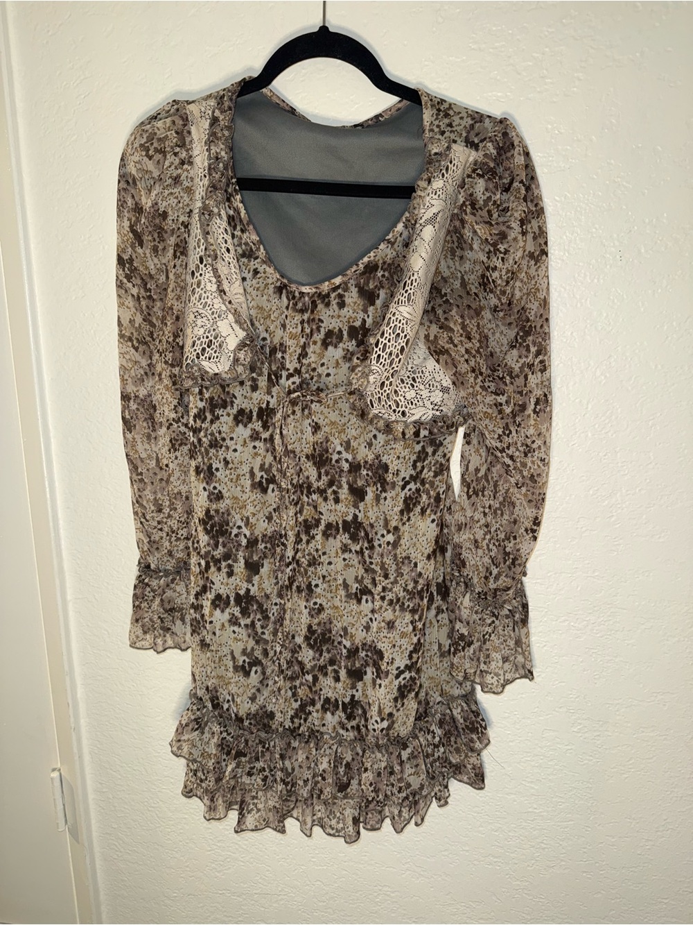Sheer Floral Lace-Trim Tunic in Brown and Cream